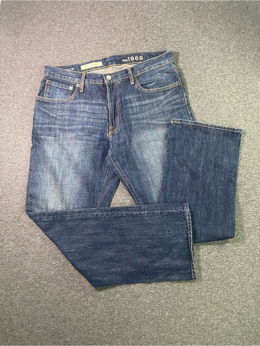 Gap 1969 Standard Fit Mens Jeans 32x30 Medium Wash Blue Straight Leg Denim